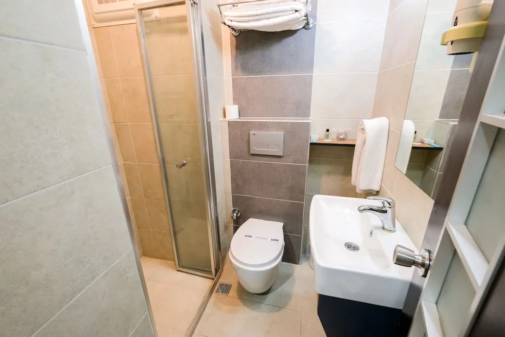 Standard Üç Kişilik Oda