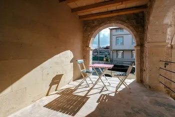 Tuğhan Stone House