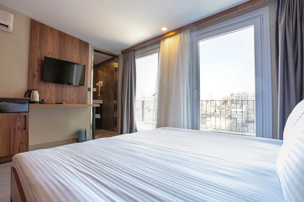 Superior Oda, Balkon, Şehir Manzaralı