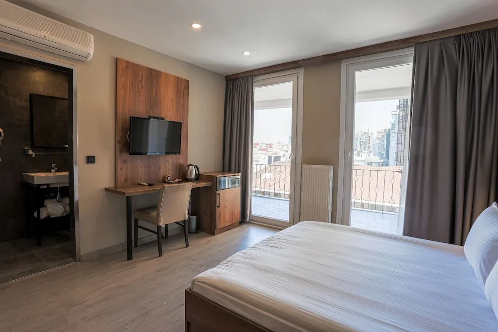 Superior Oda, Balkon, Şehir Manzaralı