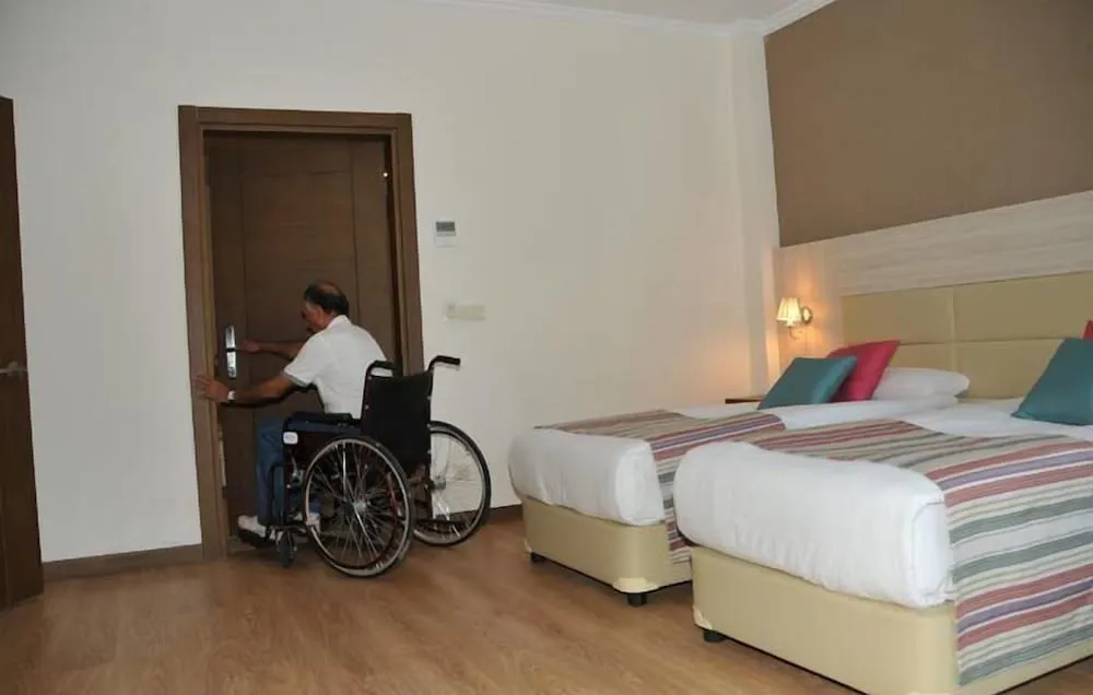 Standard Tek Büyük veya İki Ayrı Yataklı Oda, Şehir Manzaralı