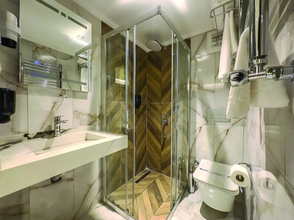 Economy Üç Kişilik Oda