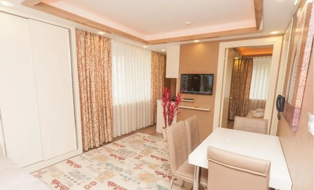 Classic Çatı Katı Süiti (Penthouse)