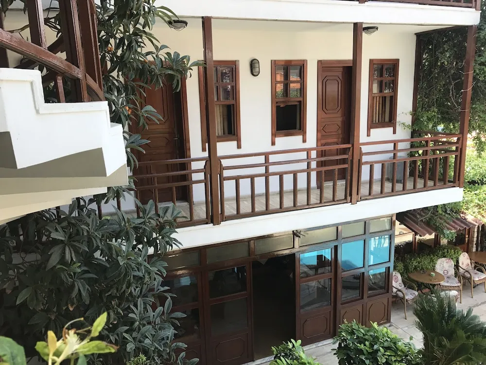 Standard Tek Büyük veya İki Ayrı Yataklı Oda