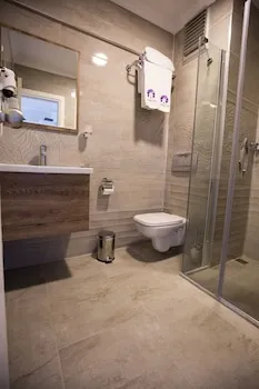 Menendi Otel