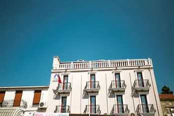 Menendi Otel