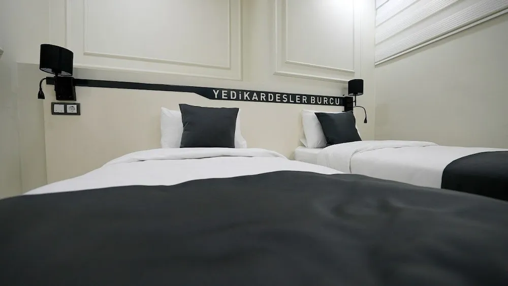 Standard Tek Büyük veya İki Ayrı Yataklı Oda