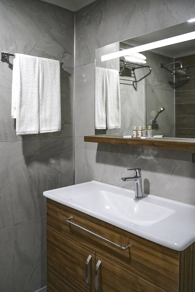 Standard Tek Büyük veya İki Ayrı Yataklı Oda, Birden Çok Yatak