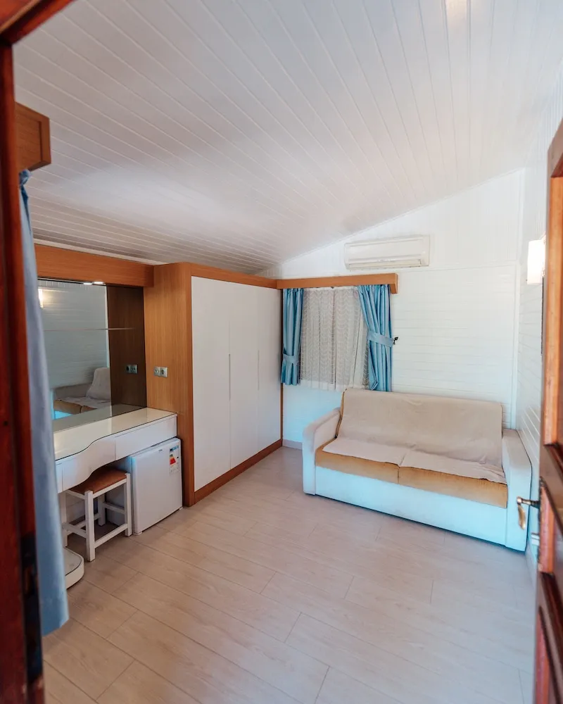 Wood House (Single Use)