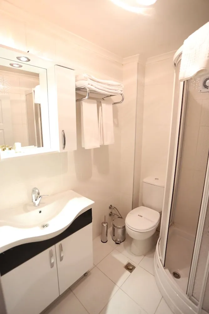 Deluxe Üç Kişilik Oda