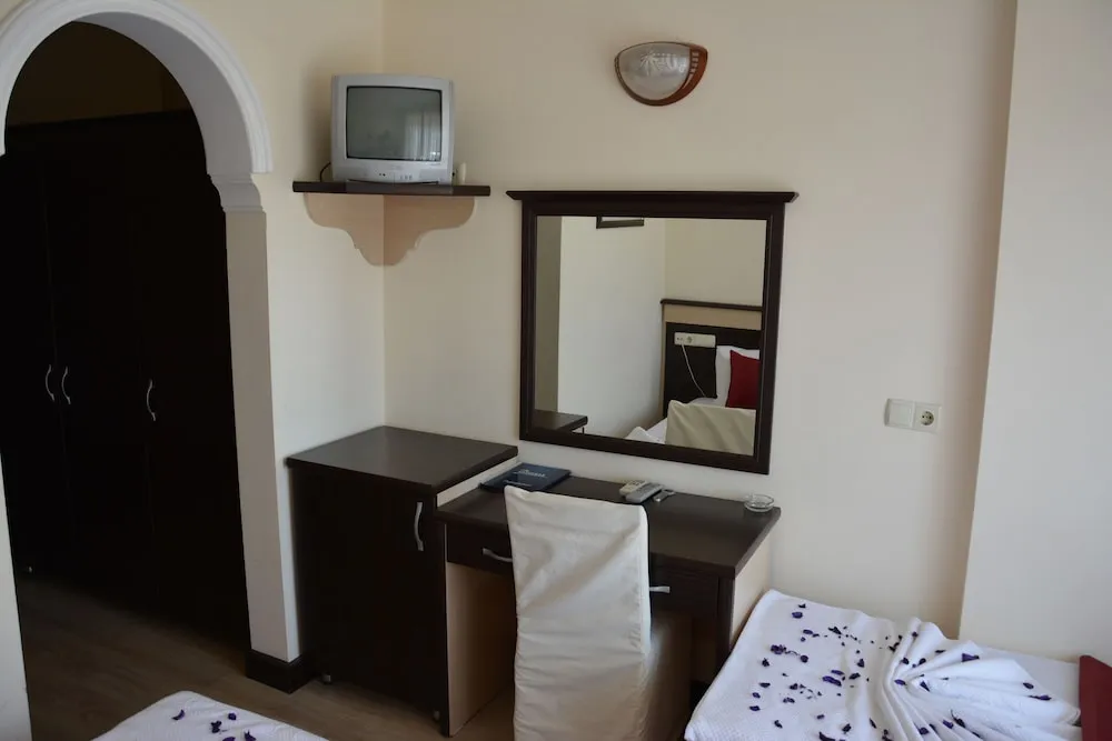 Standard Tek Büyük veya İki Ayrı Yataklı Oda, Balkon