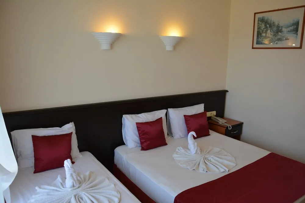 Standard Tek Büyük veya İki Ayrı Yataklı Oda, Balkon