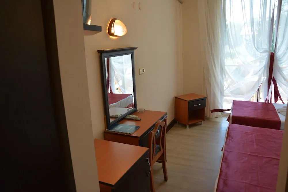 Standard Tek Büyük veya İki Ayrı Yataklı Oda, Balkon