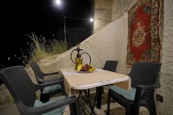 View Cave Hotel