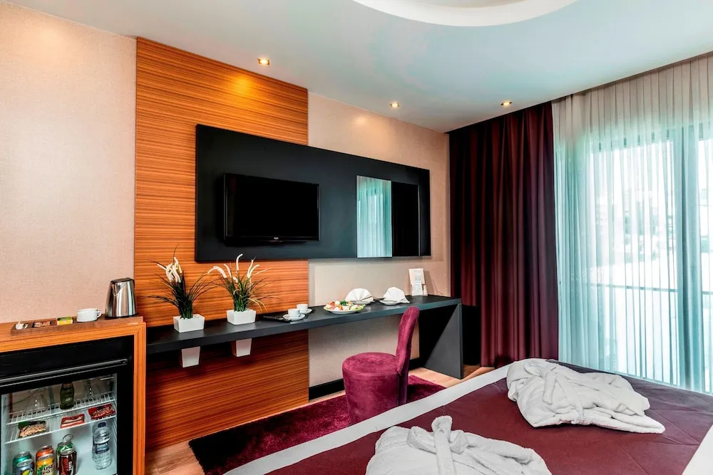 Deluxe Tek Büyük veya İki Ayrı Yataklı Oda