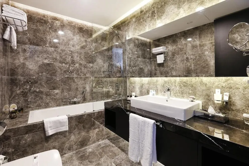 Diamond Deluxe Suite