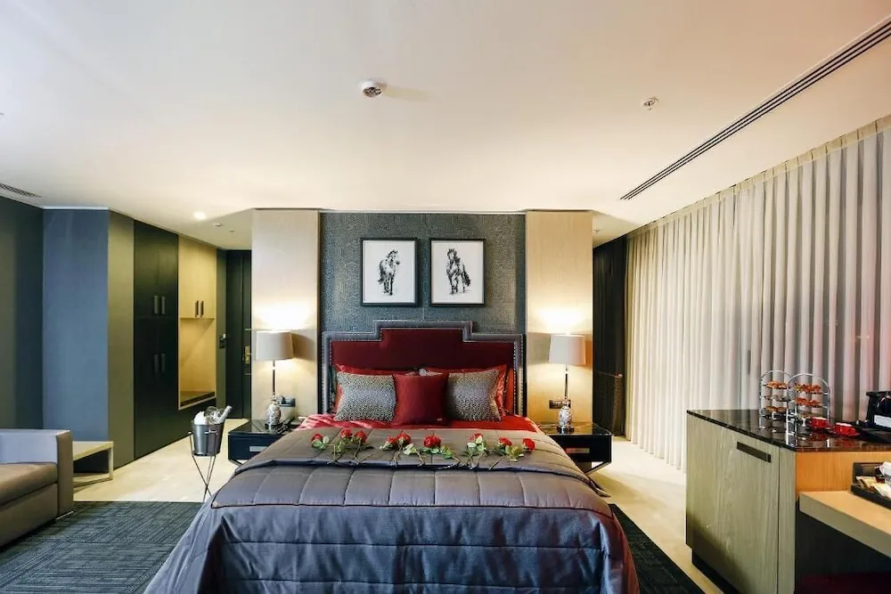 Mia Suite