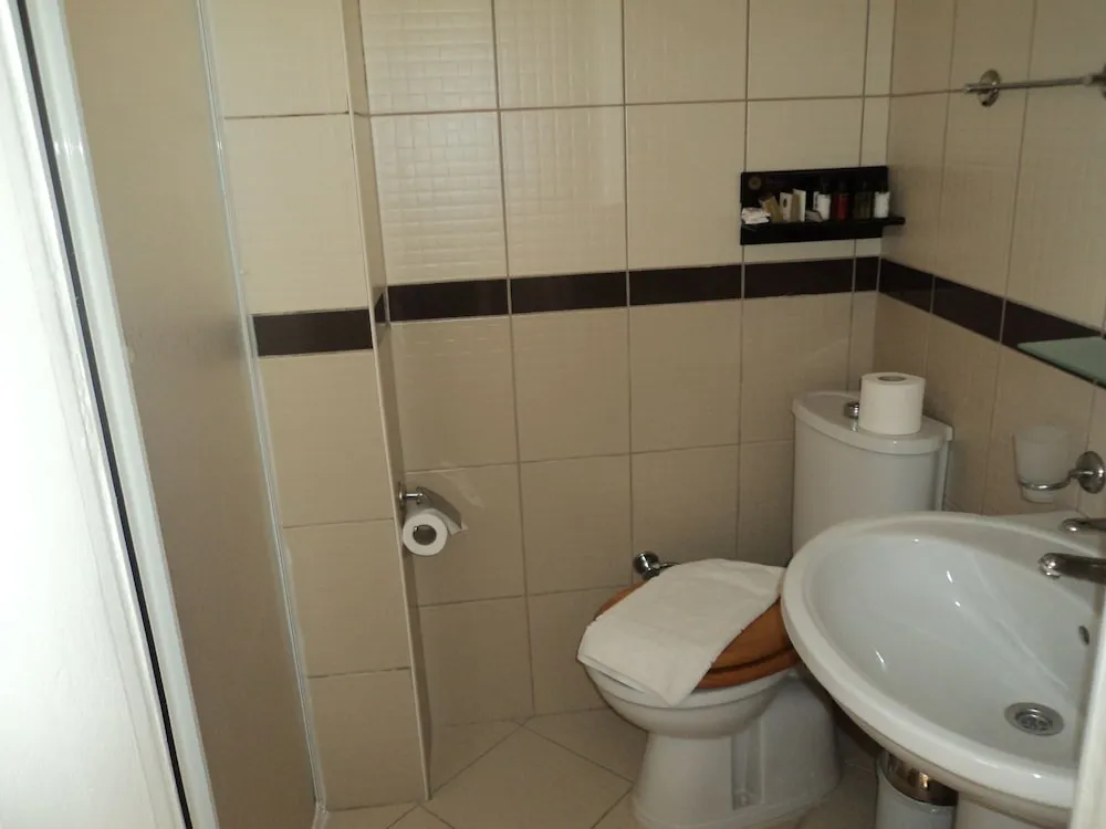 Standard Tek Büyük Yataklı Oda, Kısmi Deniz Manzaralı