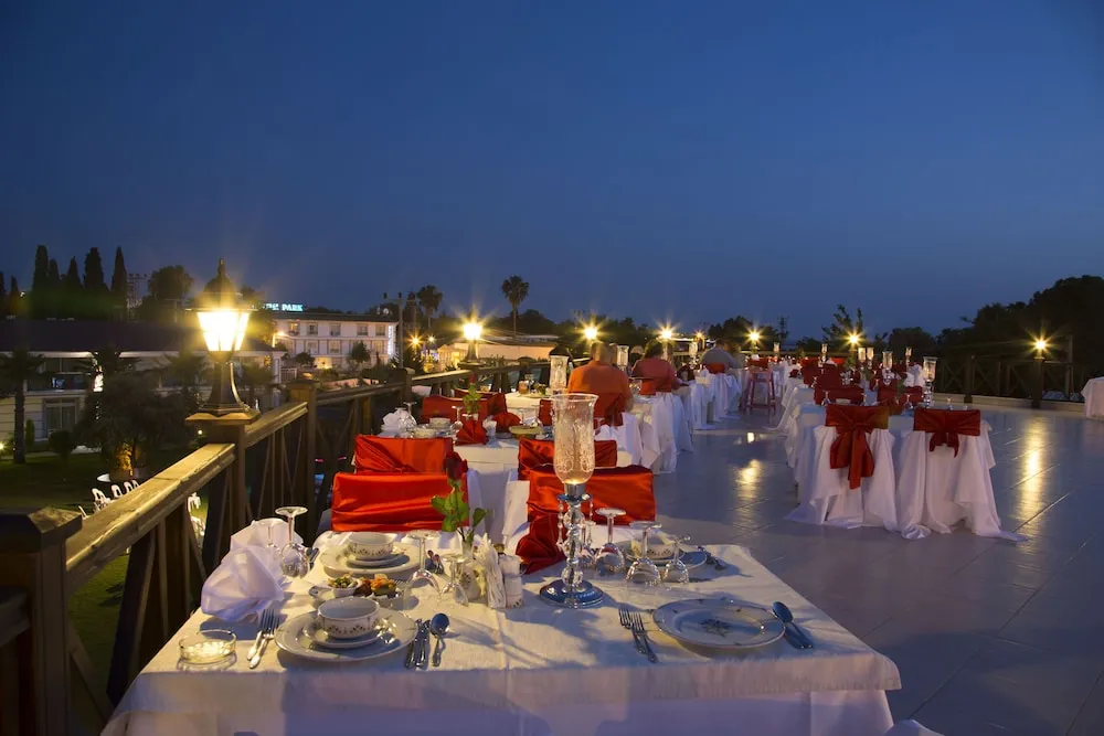 Açık havada yemek servisi