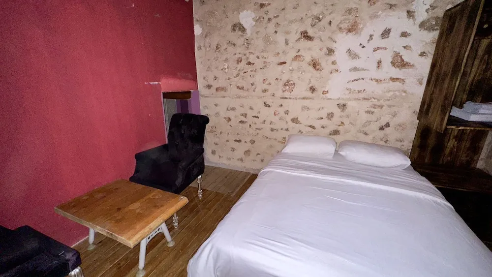 Standard Tek Büyük Yataklı Oda