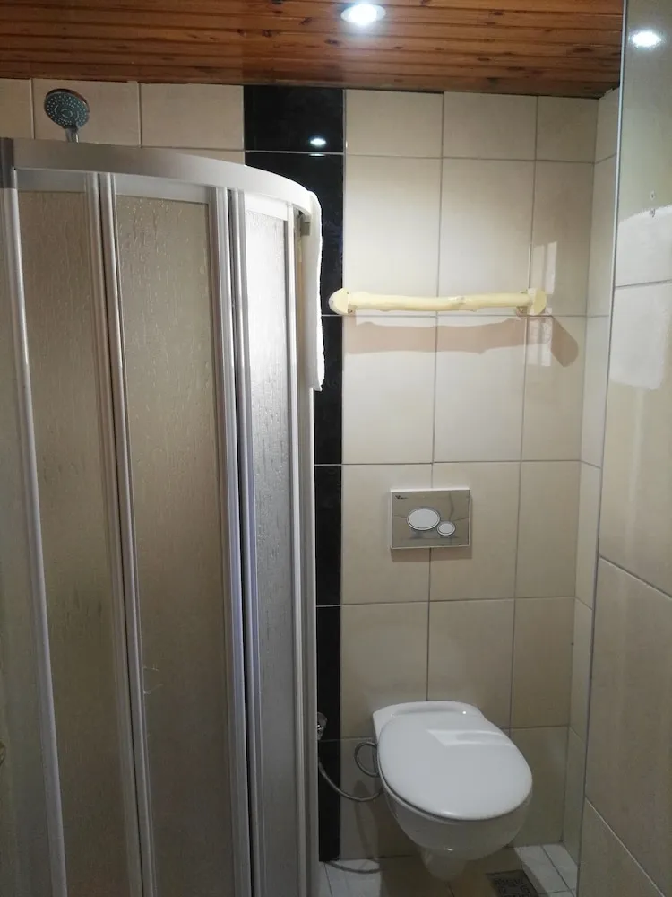 Deluxe Üç Kişilik Oda, 1 Yatak Odası, Sigara İçilmez, Bahçe Manzaralı