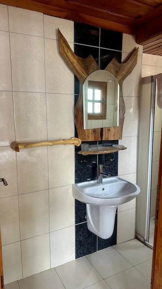 Deluxe Üç Kişilik Oda, 1 Yatak Odası, Sigara İçilmez, Bahçe Manzaralı