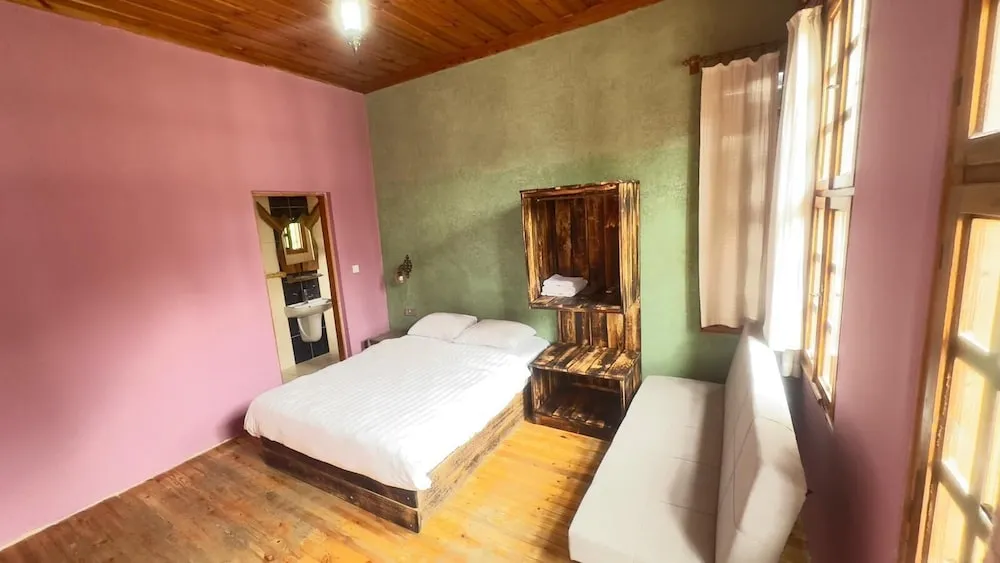 Deluxe Üç Kişilik Oda, 1 Yatak Odası, Sigara İçilmez, Bahçe Manzaralı