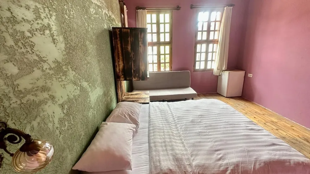 Deluxe Üç Kişilik Oda, 1 Yatak Odası, Sigara İçilmez, Bahçe Manzaralı