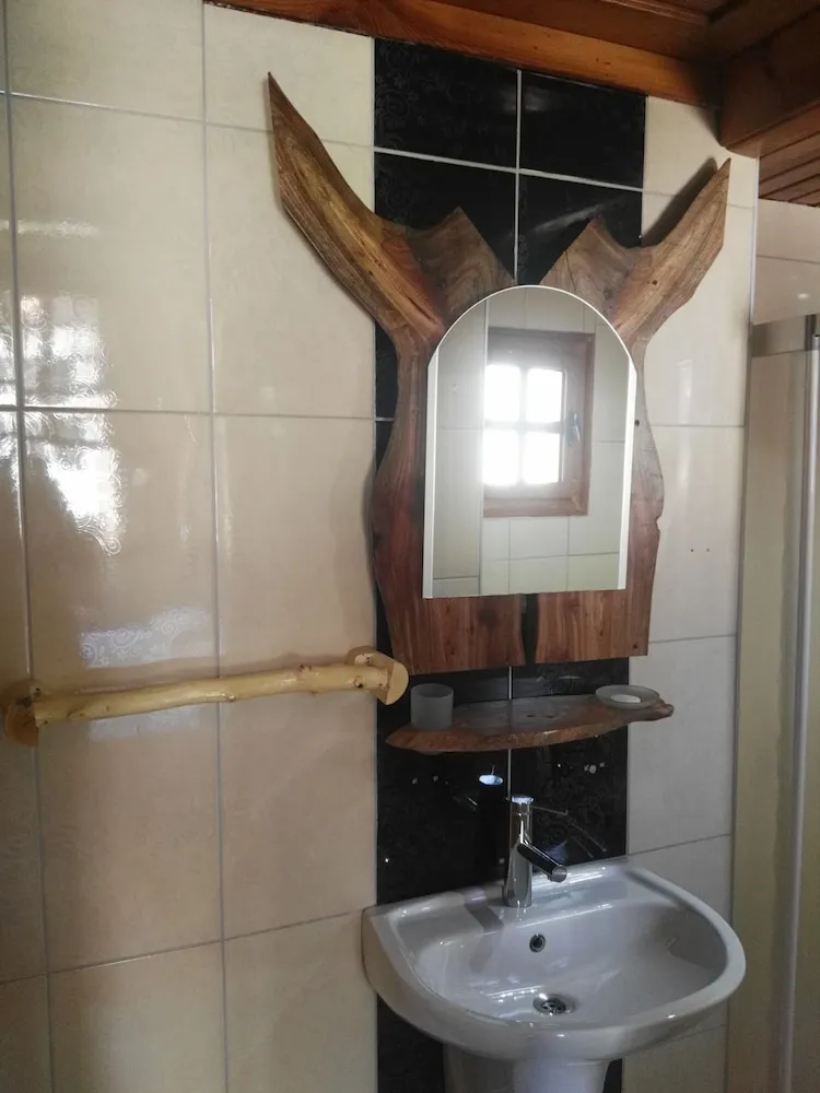 Deluxe Üç Kişilik Oda, 1 Yatak Odası, Sigara İçilmez, Bahçe Manzaralı