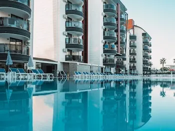 Grand Uysal Beach & Spa Hotel - Her Şey Dâhil
