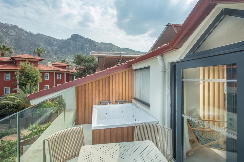 Superior Çatı Katı (Loft), 2 Yatak Odası, Sıcak Su Küveti, Ek Bina