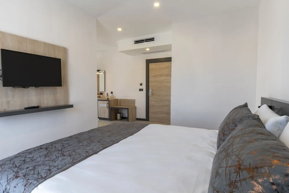 Honeymoon Tek Büyük Yataklı Oda, 1 Büyük (Queen) Boy Yatak, Sıcak Su Küveti, Şehir Manzaralı