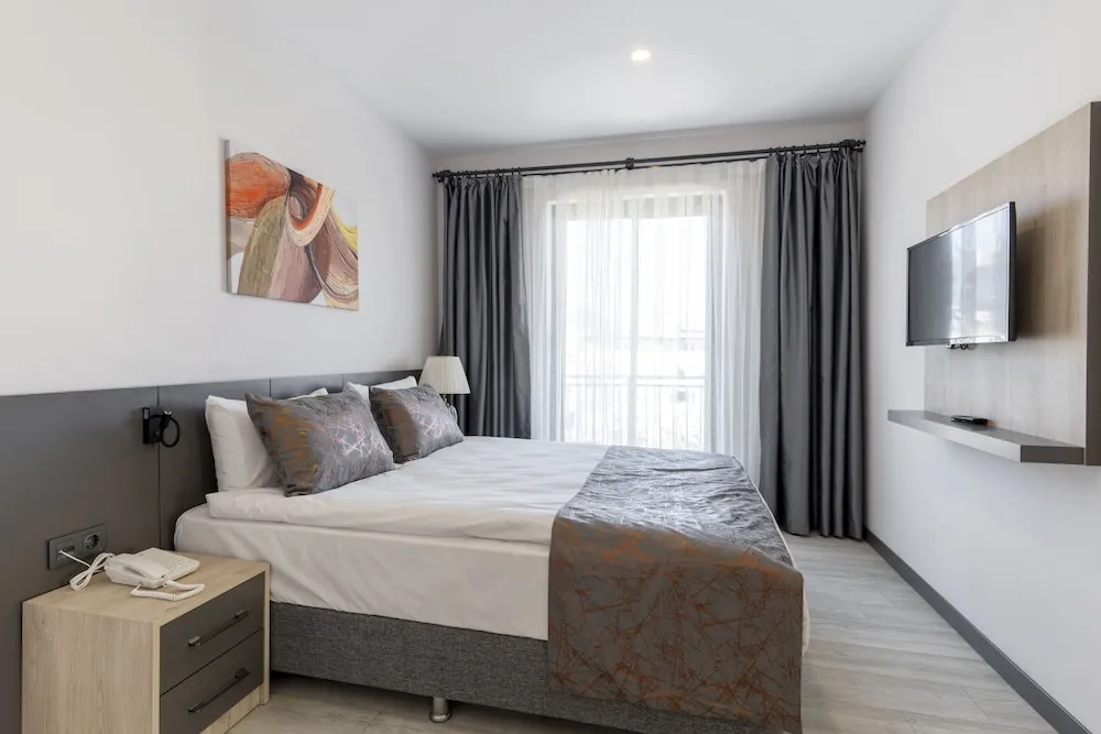Honeymoon Tek Büyük Yataklı Oda, 1 Büyük (Queen) Boy Yatak, Sıcak Su Küveti, Şehir Manzaralı