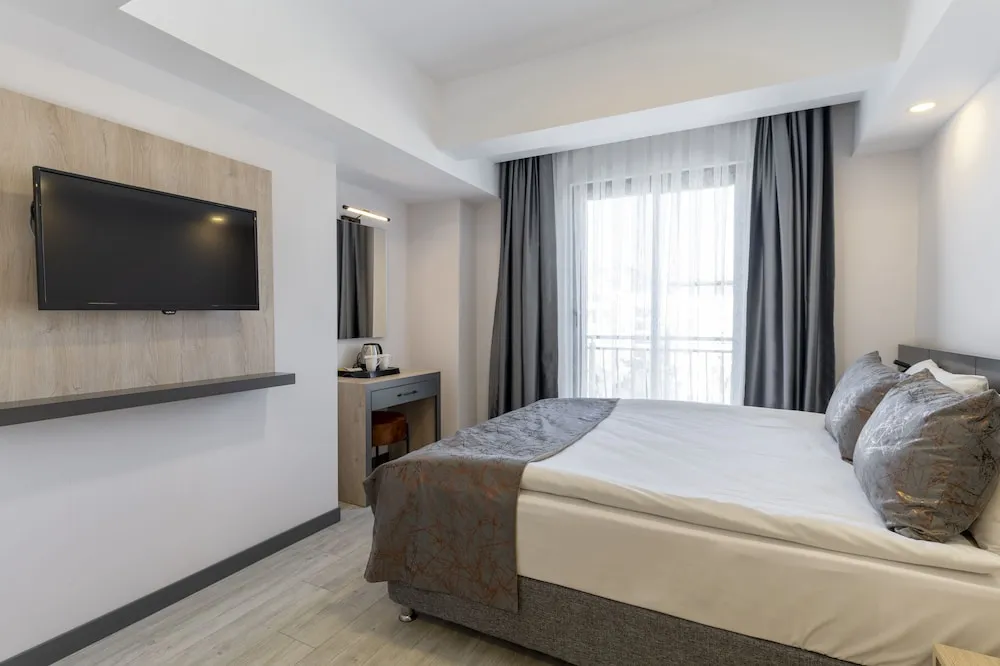 Deluxe Tek Büyük Yataklı Oda