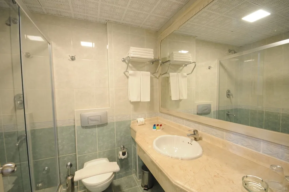 Standard Room, Partial Sea View