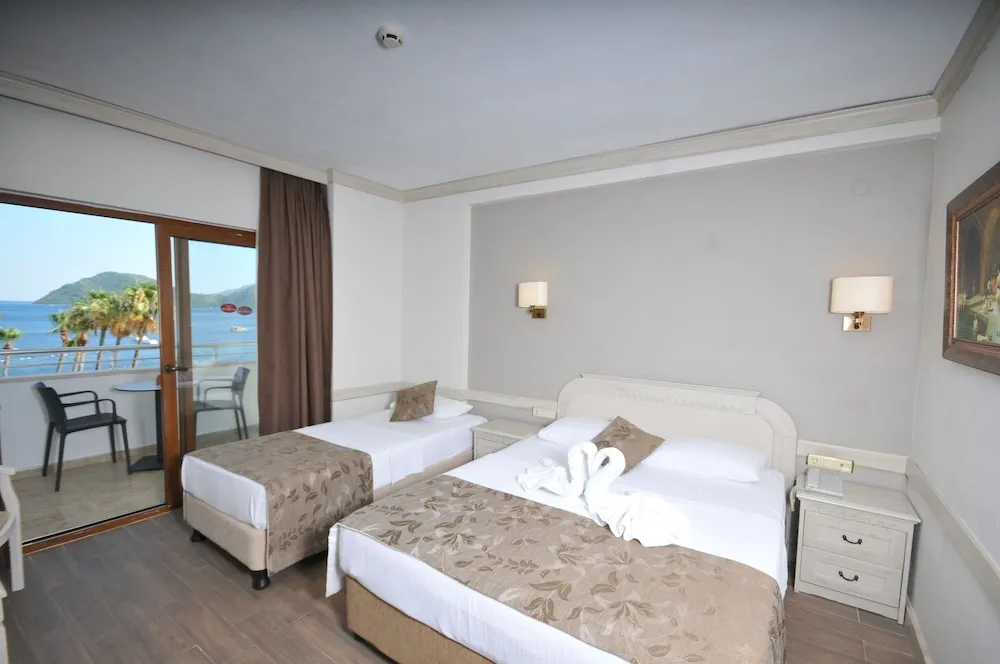 Standard Room, Partial Sea View