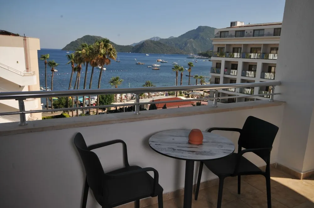 Standard Room, Partial Sea View
