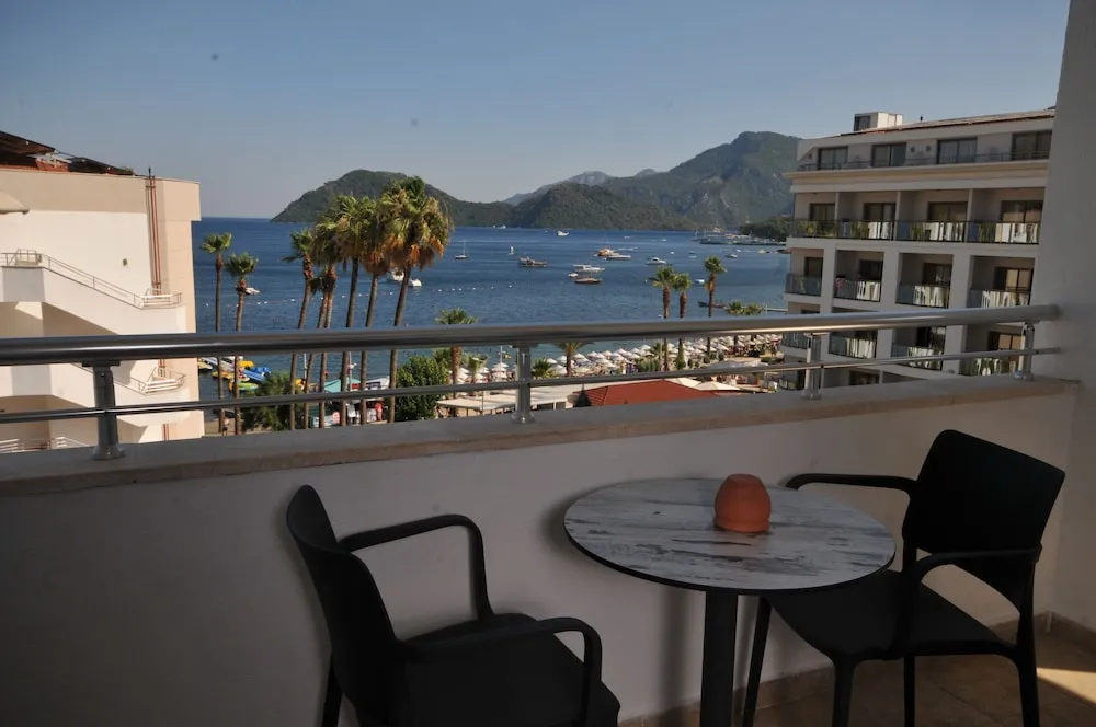 Standard Room, Partial Sea View