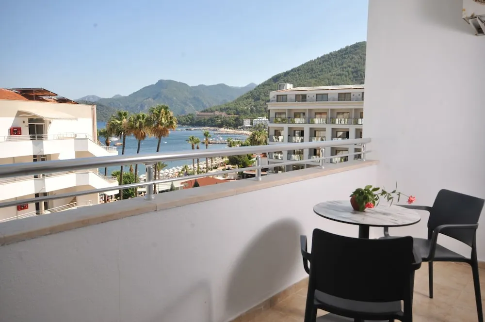 Standard Room, Partial Sea View