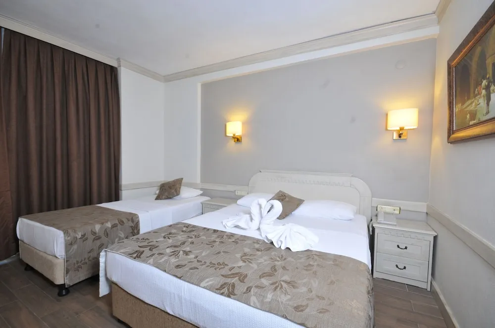Standard Room, Partial Sea View