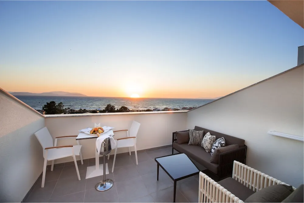 Deluxe Superior Sea View