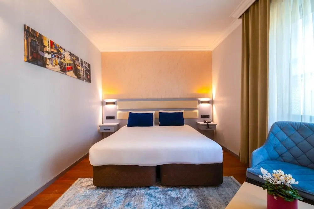 Deluxe Tek Büyük Yataklı Oda
