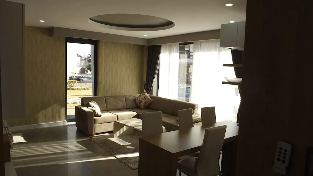 Garden Floor Apartment ,1 Bedroom