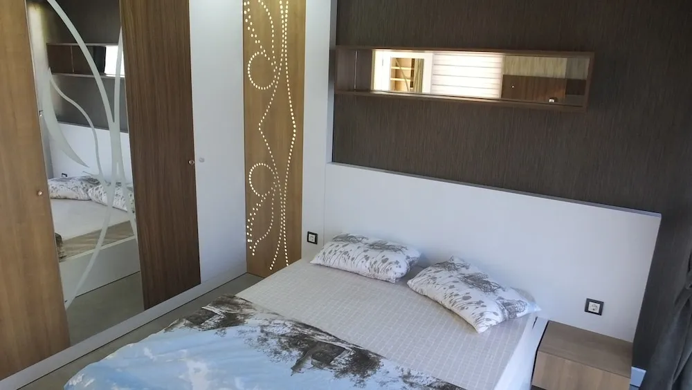 Garden Floor Apartment ,1 Bedroom