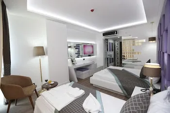 Elips Royal Hotel & Spa