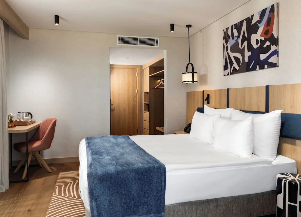 Trendy Room with Queen Size Bed