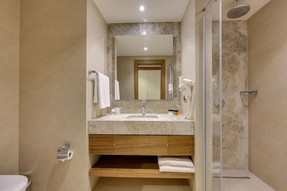 Oda, 1 Çift Kişilik Yatak