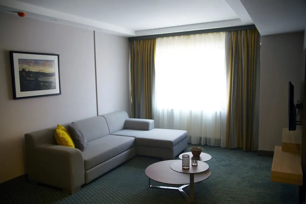 Queen Suite