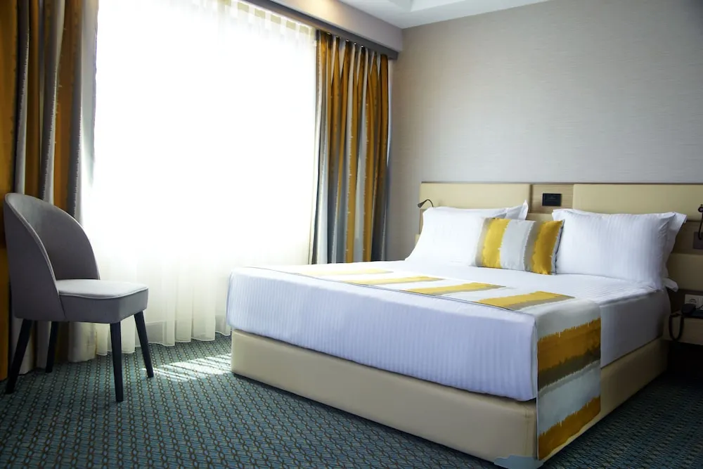 Queen Suite