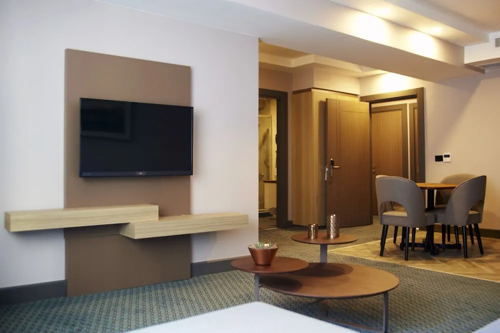 Queen Suite